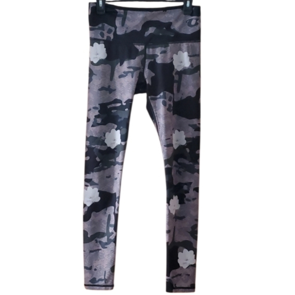 Noli Womans Camo Floral Print Leggings Size Medium Black‎ Green